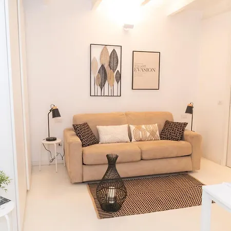Golden Leaf - 7sundays شقة ميلان